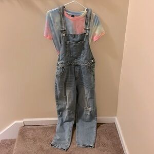 Size 6 SHEIN ripped jeans overalls and Size M SHEIN tie-dye short sleeve shirt